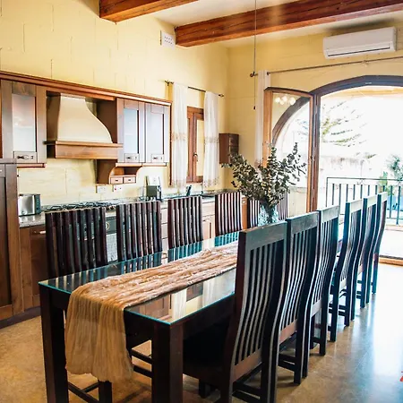 Enchanting Retreat In Gozo וילה