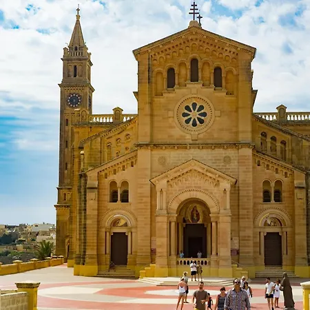 Enchanting Retreat In Gozo וילה