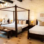 Villa Enchanting Retreat With 5 Bedrooms In Gozo