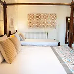 Villa Enchanting Retreat With 5 Bedrooms In Gozo *