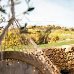 Enchanting Retreat With 5 Bedrooms In Gozo Villa Għarb