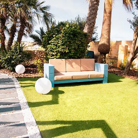Enchanting Retreat With 5 Bedrooms In Gozo *