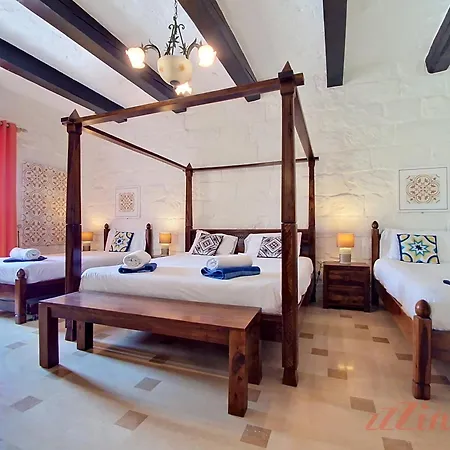 Villa Enchanting Retreat With 5 Bedrooms In Gozo