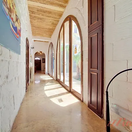 Enchanting Retreat With 5 Bedrooms In Gozo Villa Gharb (Gozo)