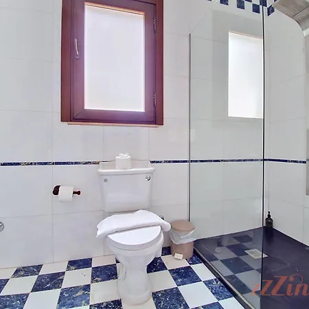 Villa Enchanting Retreat With 5 Bedrooms In Gozo Gharb (Gozo)