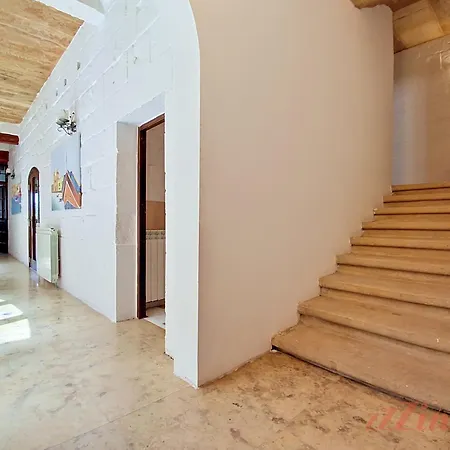 Villa Enchanting Retreat With 5 Bedrooms In Gozo Gharb (Gozo)