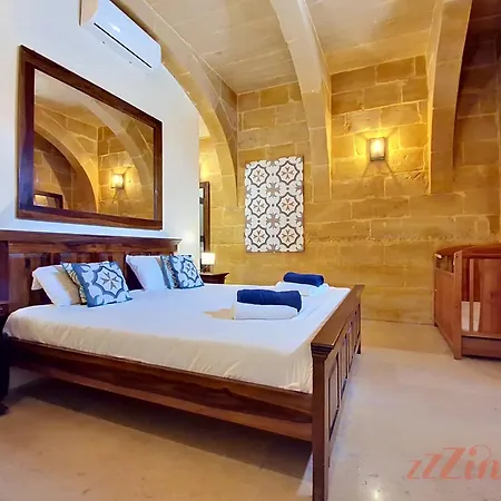 Enchanting Retreat With 5 Bedrooms In Gozo *