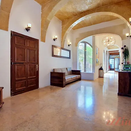 Enchanting Retreat With 5 Bedrooms In Gozo