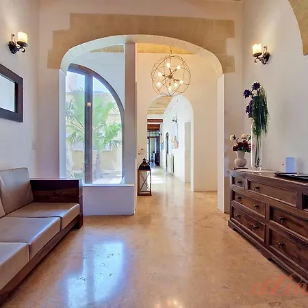 Enchanting Retreat With 5 Bedrooms In Gozo Villa