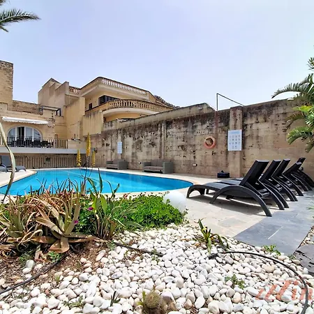 Villa Enchanting Retreat With 5 Bedrooms In Gozo *