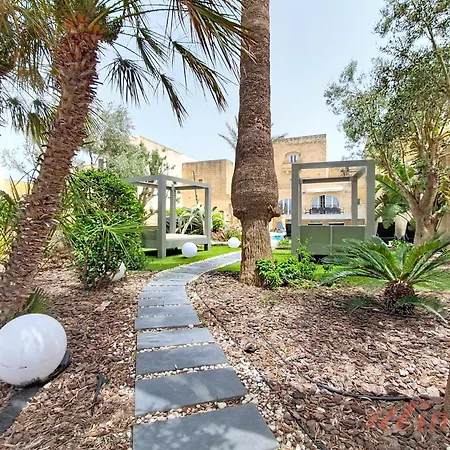Villa Enchanting Retreat With 5 Bedrooms In Gozo *